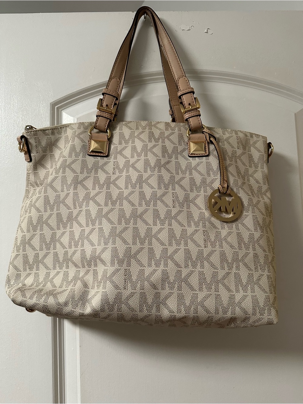 Michael Kors Cream/Tan MK Logo Tote with Gold Accents very Good Condition